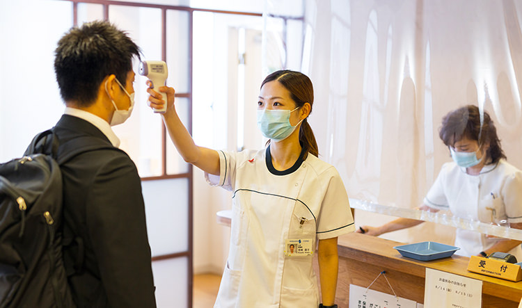 入館時の検温 - 新型コロナウイルス感染症に対する感染対策の強化について | 福岡市博多区 不知火クリニック(うつ病の治療･入院･カウンセリング)